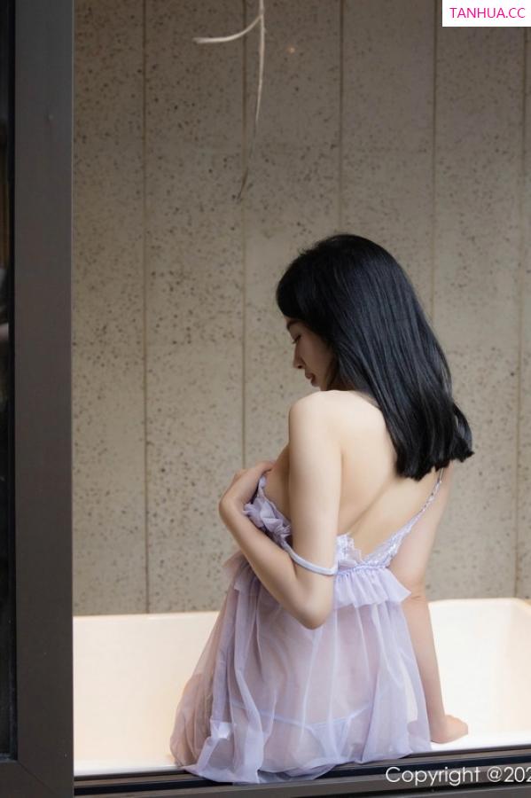 糖豆  [XiuRen]高清写真图 2023.09.27 No.7451 糖豆sisi 睡裙美腿第8张图片